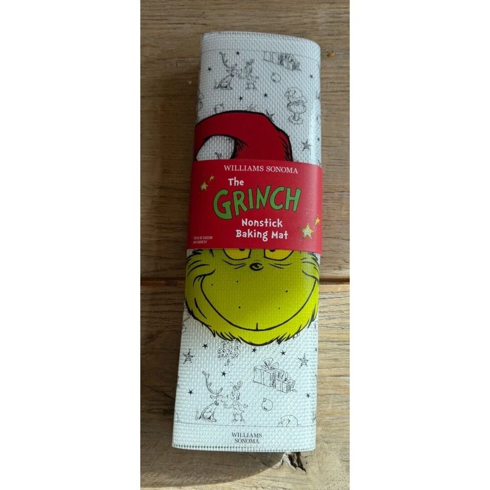 Williams Sonoma The Grinch Nonstick Silicone Baking Mat 16.5 x 11.5 NEW